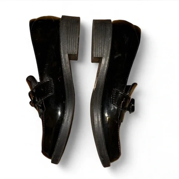 Classic Black Patent Leather Loafers - Picture 5 of 7